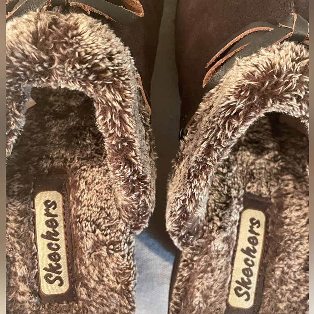 Skechers Women's Dark Brown Furry Mule Clogs - Picture 3 of 14